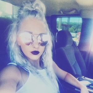 Meet your Posher, Brittany